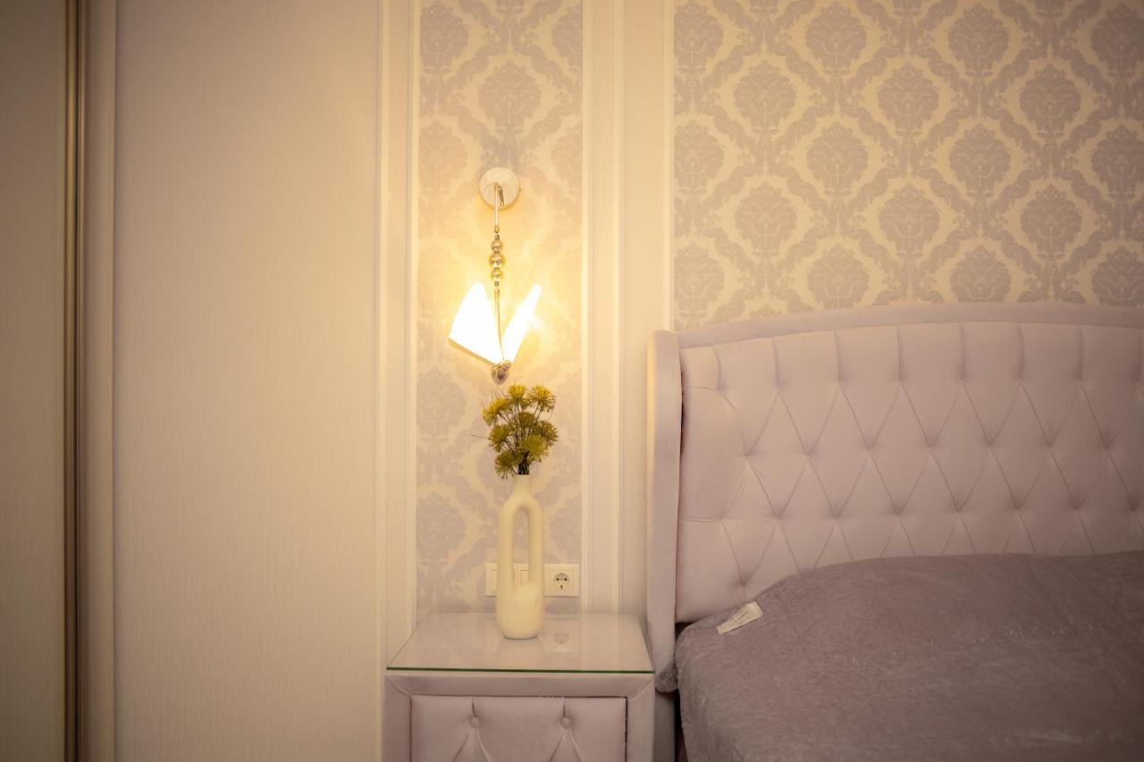 Center Candle Apartment Chisinau Bagian luar foto