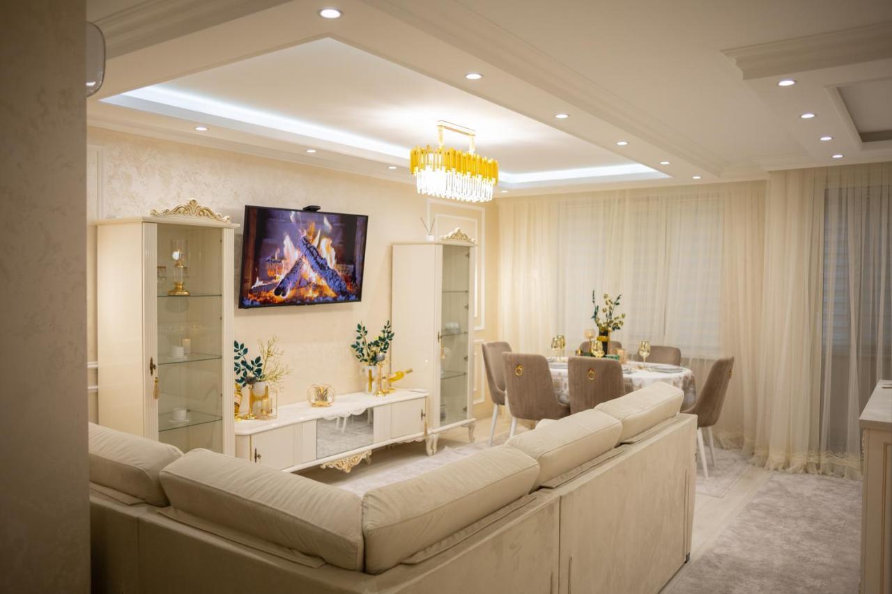 Center Candle Apartment Chisinau Bagian luar foto