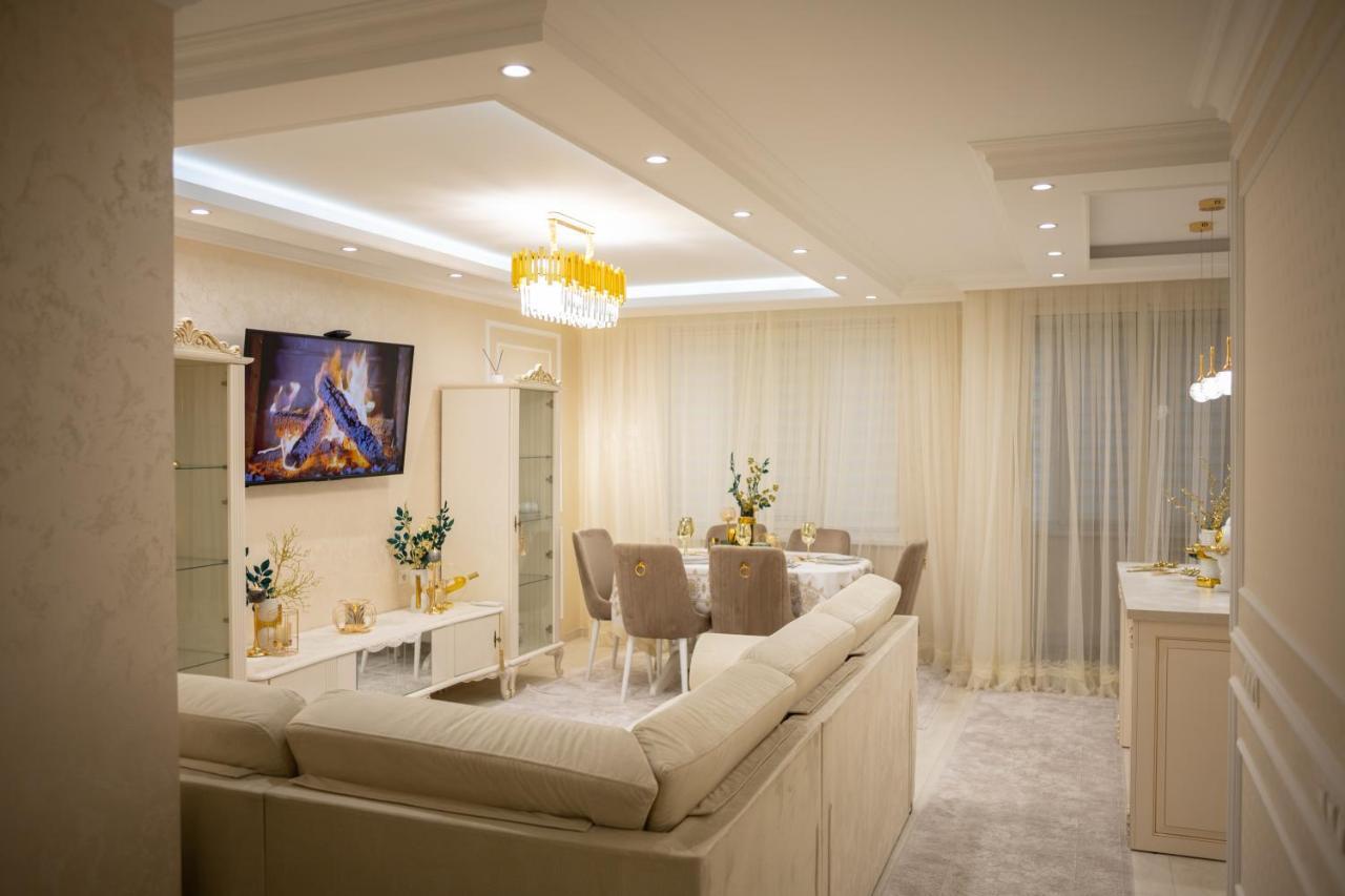 Center Candle Apartment Chisinau Bagian luar foto