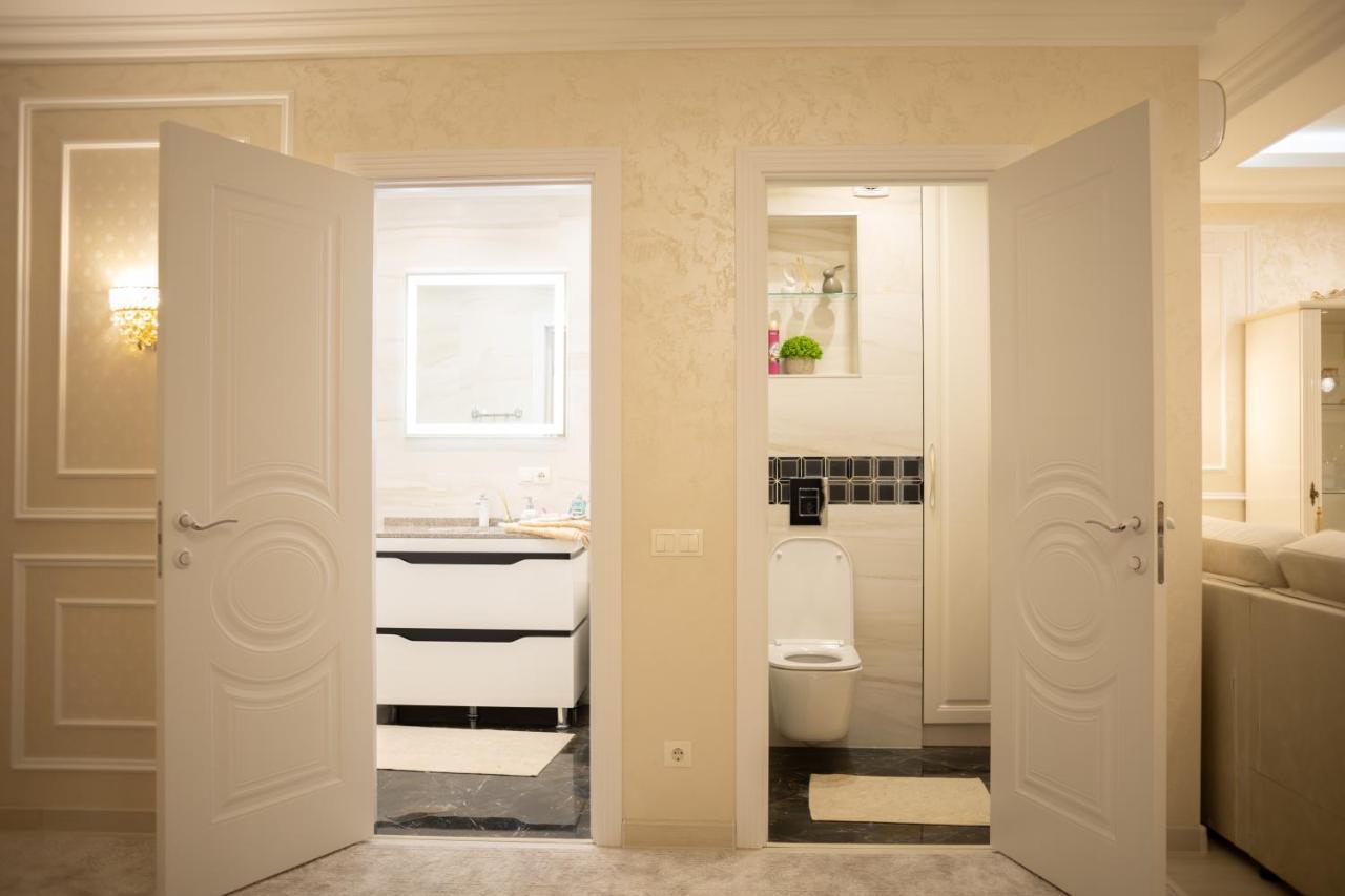 Center Candle Apartment Chisinau Bagian luar foto