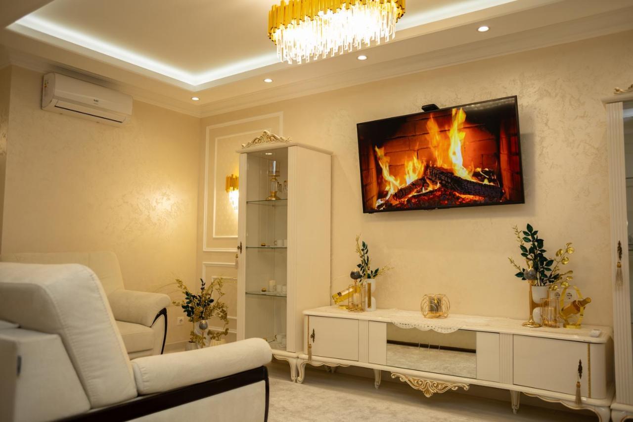 Center Candle Apartment Chisinau Bagian luar foto