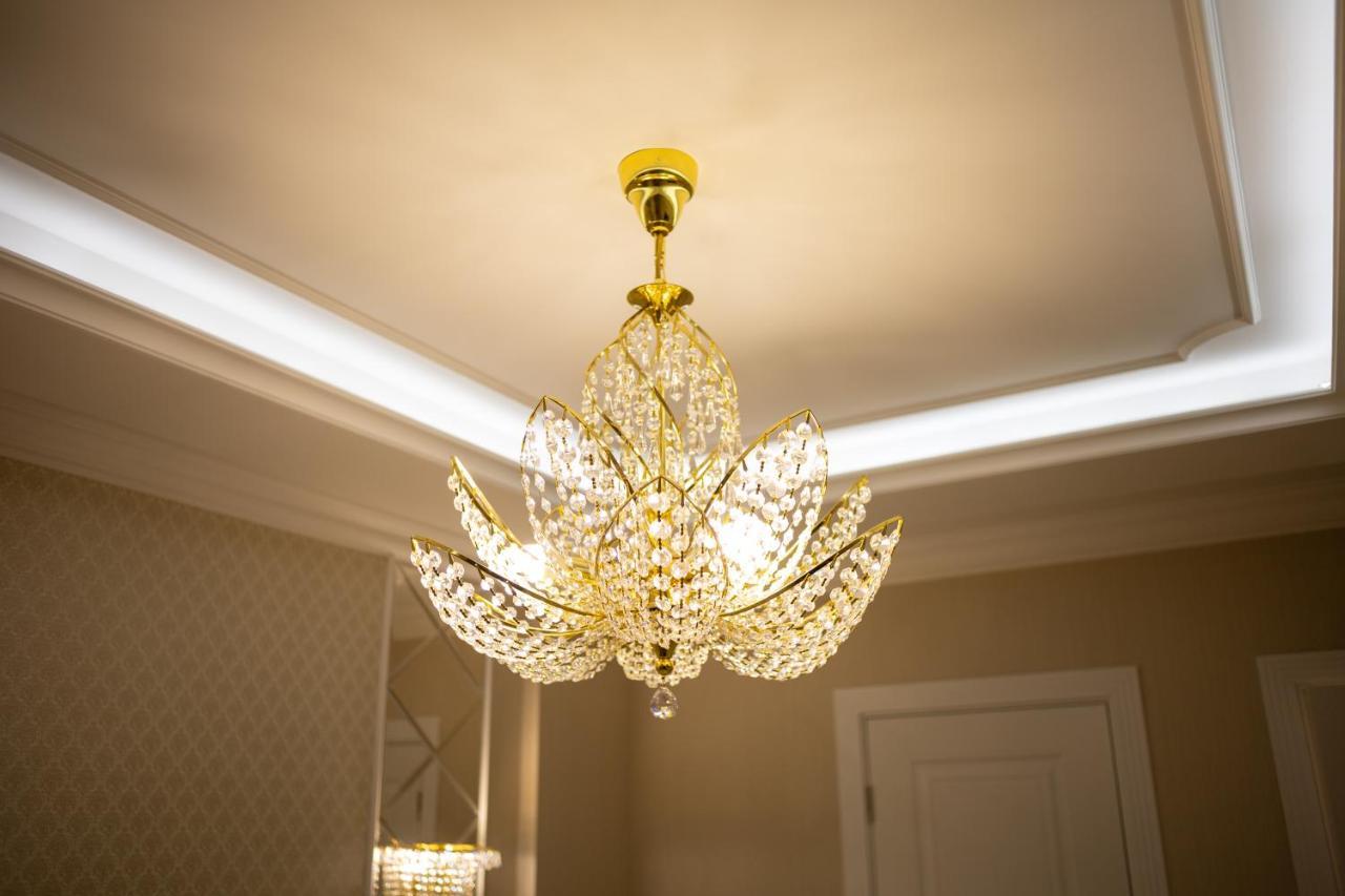 Center Candle Apartment Chisinau Bagian luar foto