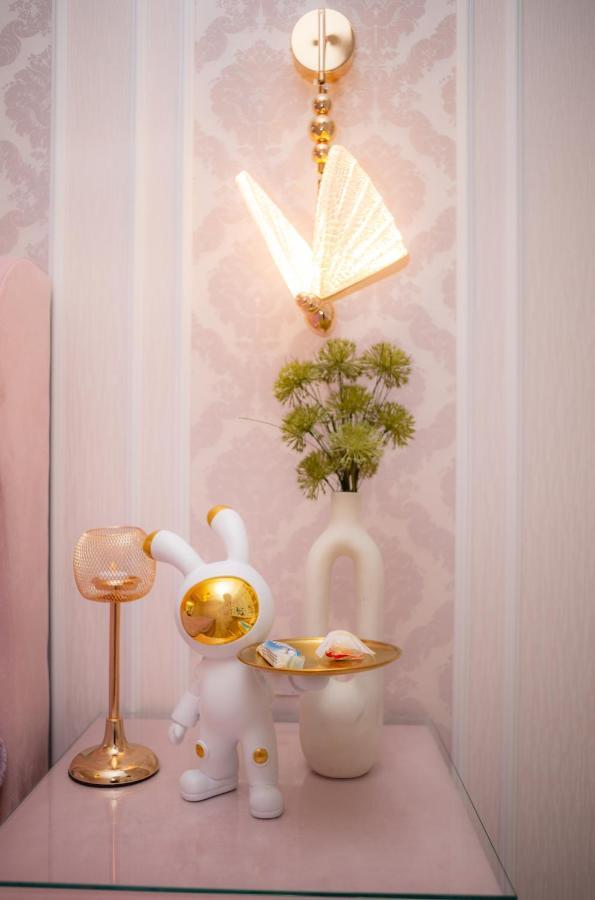 Center Candle Apartment Chisinau Bagian luar foto