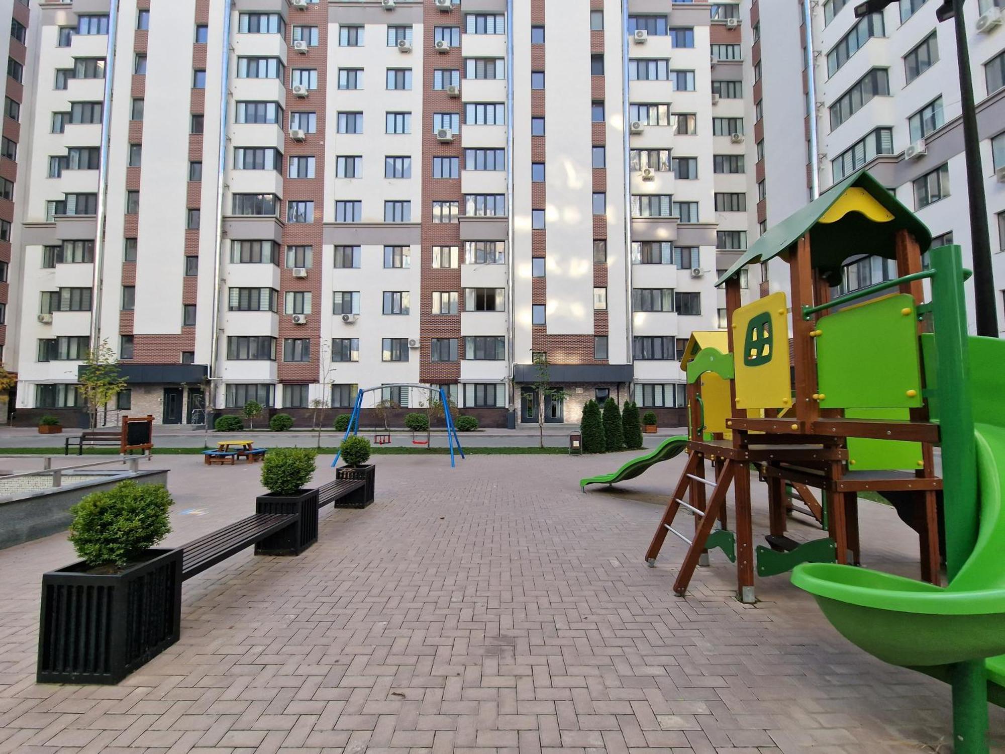 Center Candle Apartment Chisinau Bagian luar foto