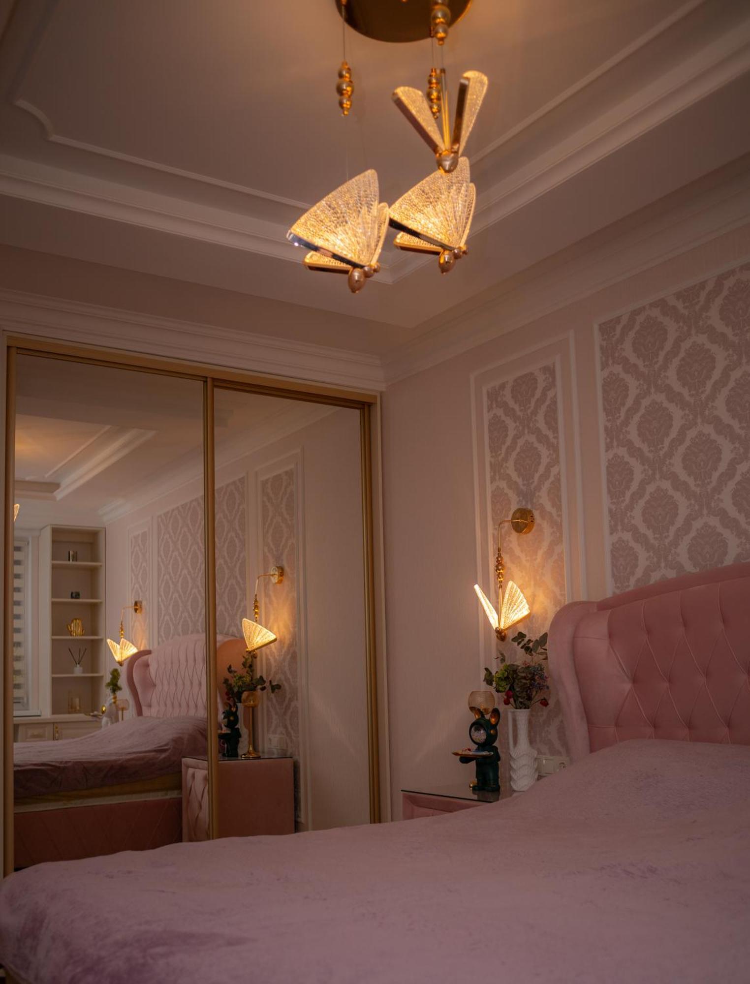 Center Candle Apartment Chisinau Bagian luar foto